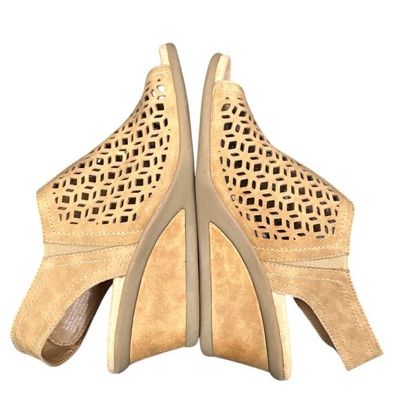 Earth Leather Wedge Sandals 11B Cascade Die Cut Boho Hook & Loop Travel Vacation - Picture 3 of 10